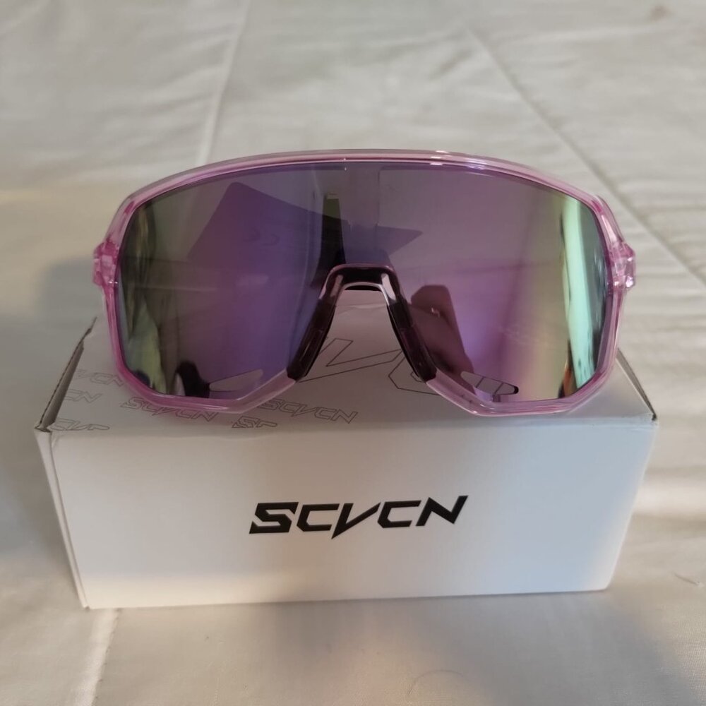 - New in Box - Never used - Unisex - Size M/S - 400UV Protection - Sports Sungla